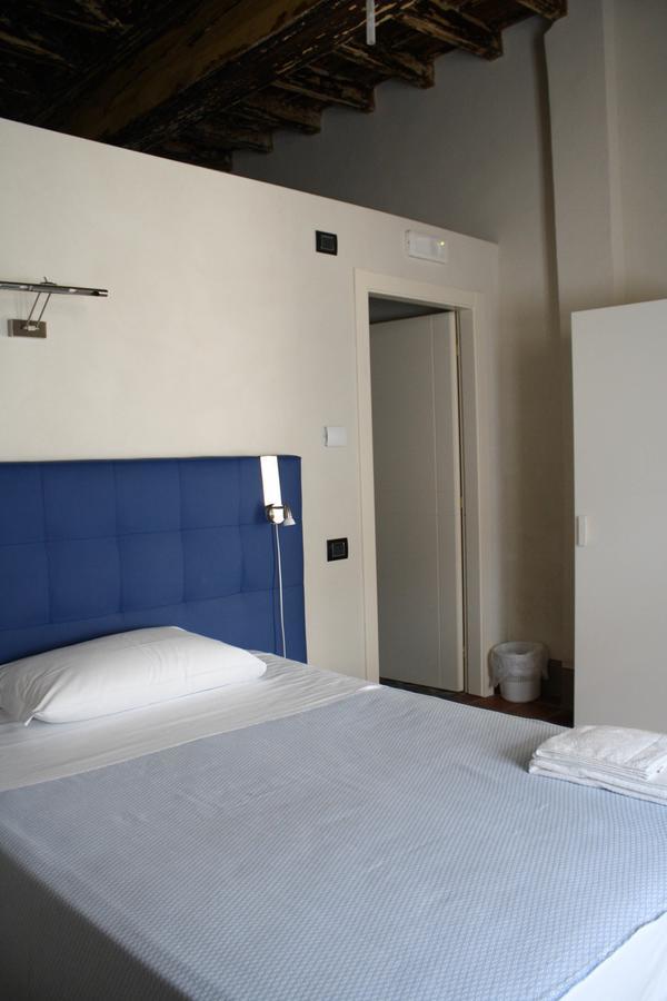 Palazzo Sacco Hostello Fossano Exteriér fotografie